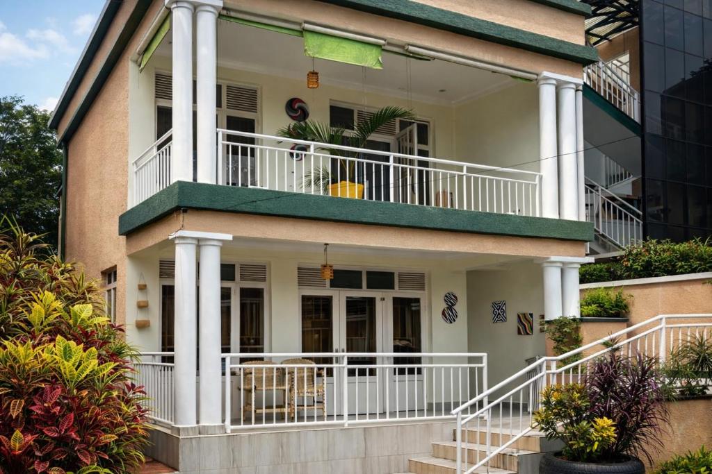 Modern residential area in Kigali — neighborhoods like Nyarutarama and Kimihurura house the city's expat community with apartments ranging from 800 to 1,500 USD per month